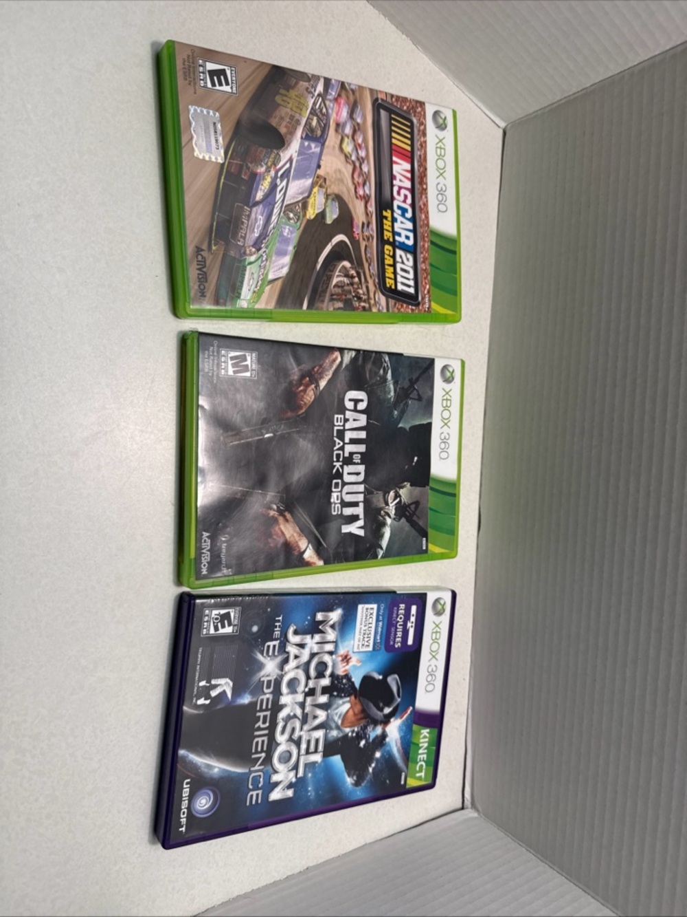 Xbox 360 Game Bundle — Call of Duty: Black Ops (Black)